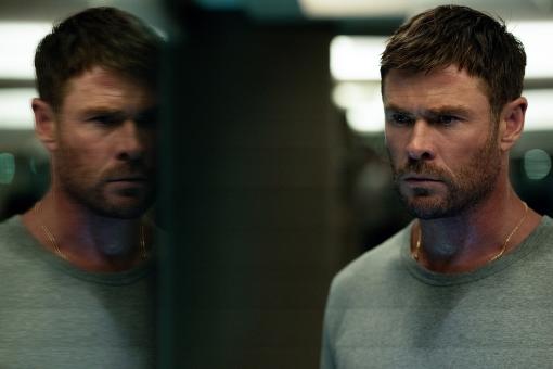 Chris Hemsworth spielt ‘Davis’ in CRIME 101. Bildnachweis: Dean Rogers © 2025 Amazon MGM Studios Content Services LLC