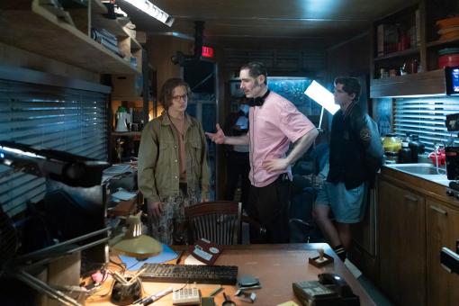 V.l.n.r.: Levi Brandl („Bob Andrews“), Regisseur Tim Dünschede und Nevio Wendt („Peter Shaw“) am Set von Sony Pictures' DIE DREI ??? – TOTENINSEL  Foto von: Tomás Correa