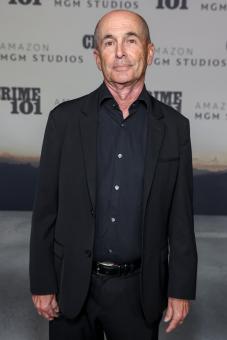 Don Winslow bei der Weltpremiere von CRIME 101 in Los Angeles.  Todd Williamson/JanuaryImages